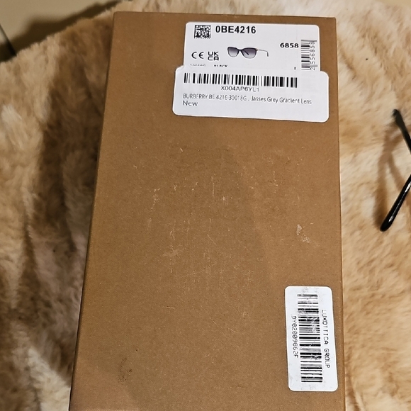 Burberry Black Sunglasses with Tan Case - Picture 3 of 9